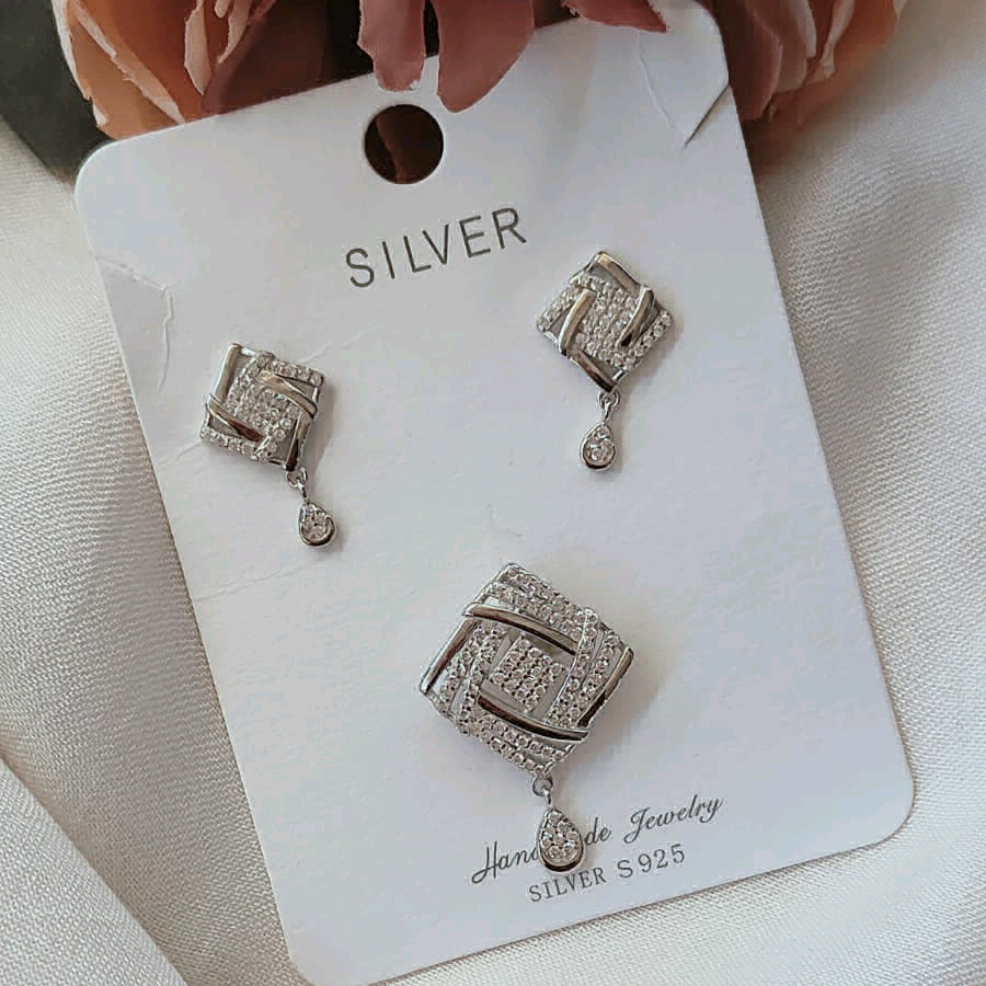 Square Inter woven Design Pendant set 